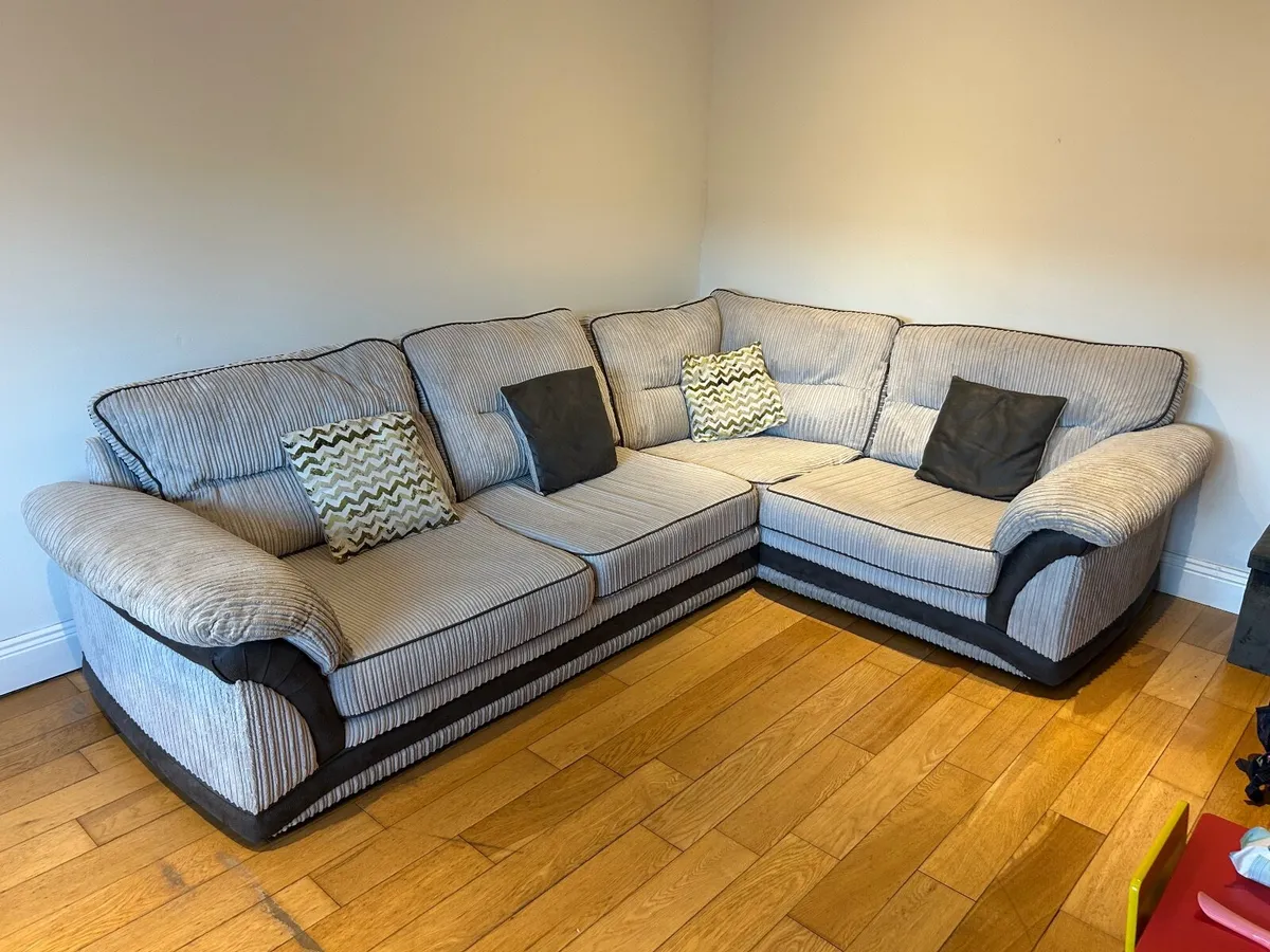 Corner Couch - Image 1