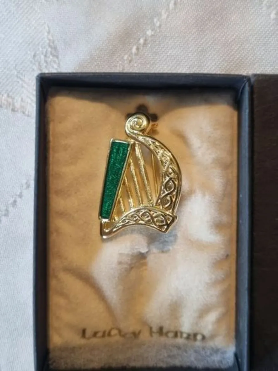Vintage brooch, Irish harp - Image 2
