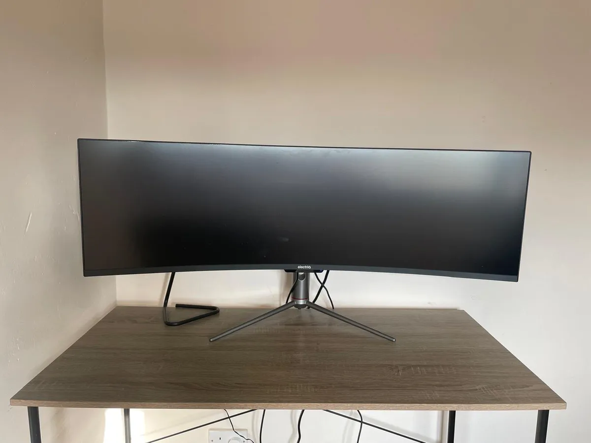 ElectriQ  49” Curved Monitor - Image 1