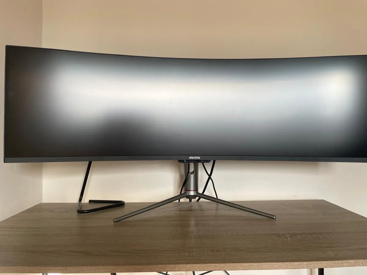 ElectriQ  49” Curved Monitor - Image 2