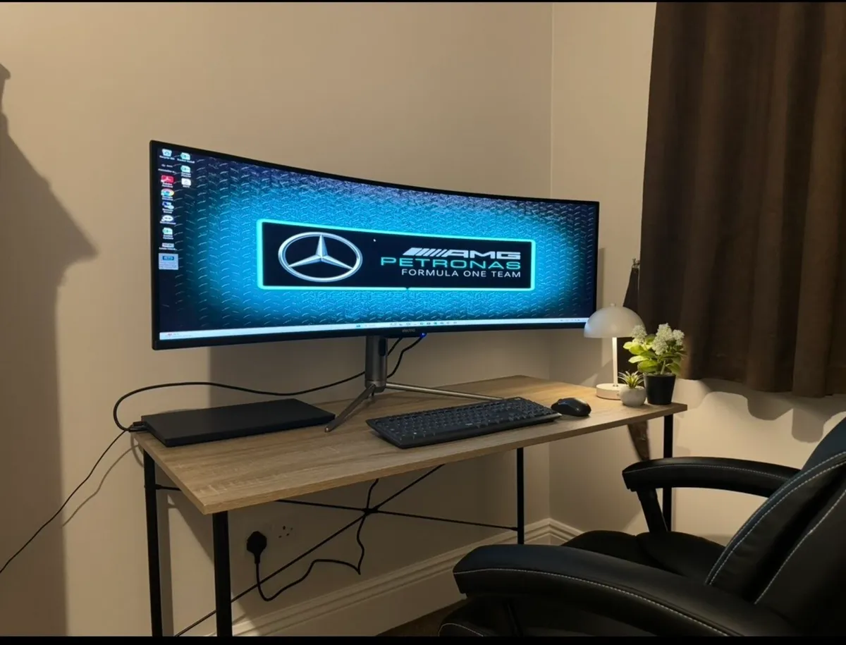 ElectriQ  49” Curved Monitor - Image 4