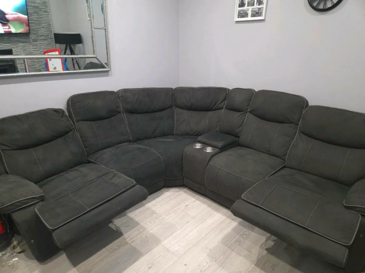 L shaped couch - Image 2
