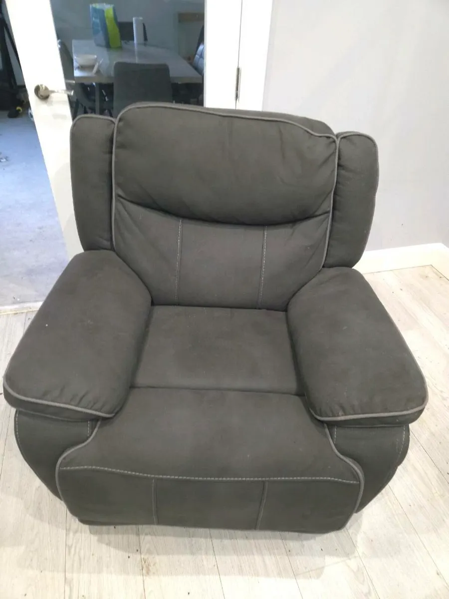 L shaped couch - Image 3