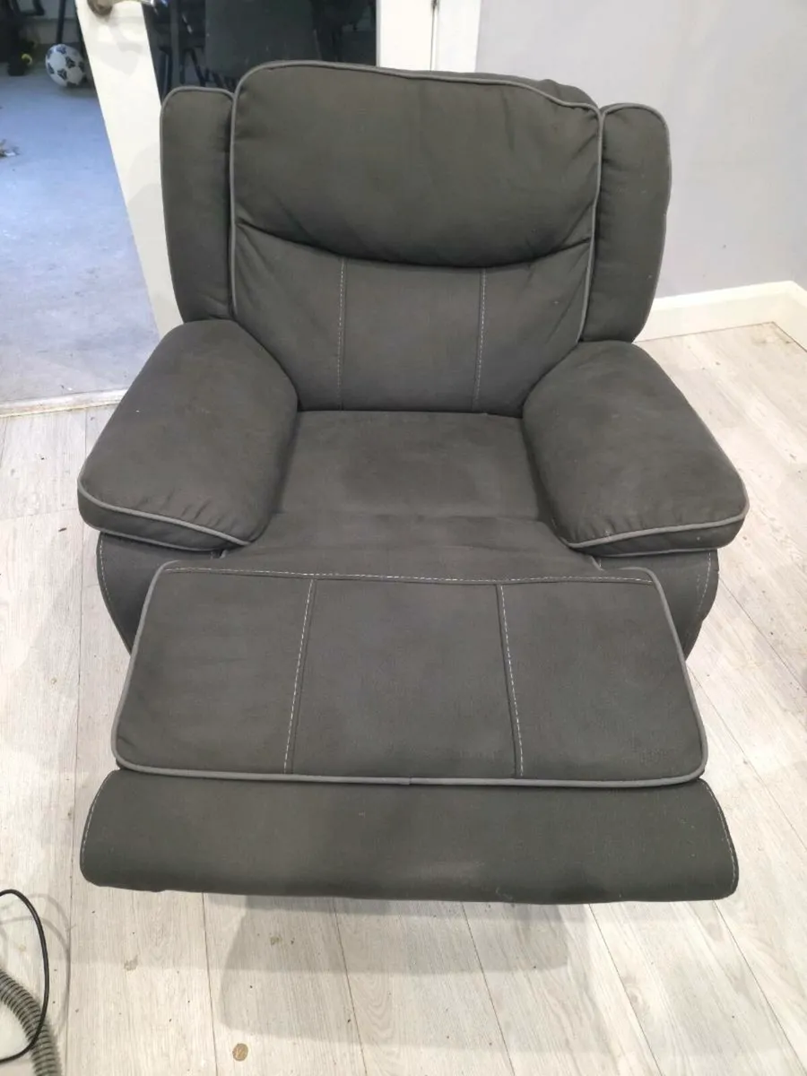 L shaped couch - Image 4