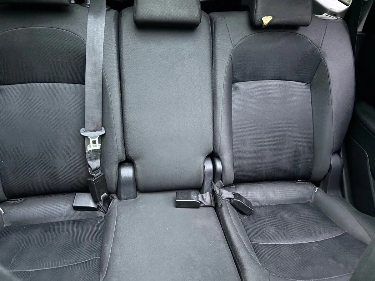 Nissan Qashqai+2 2012 - Image 2