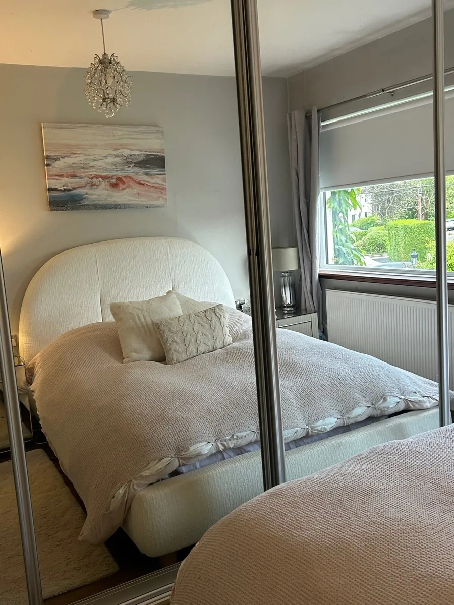 Bed frame - Image 1