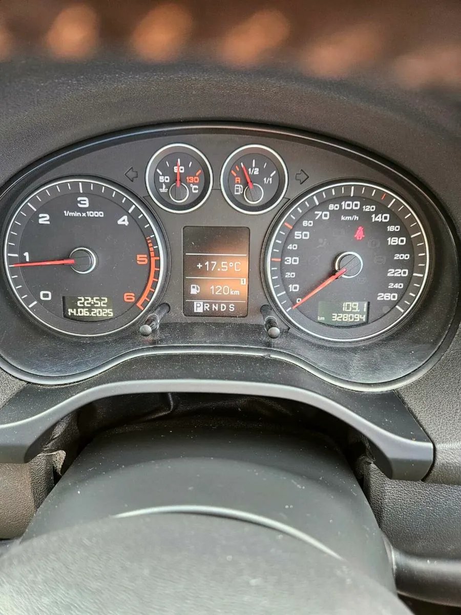 AUDI A3 AUTOMATIC - Image 2