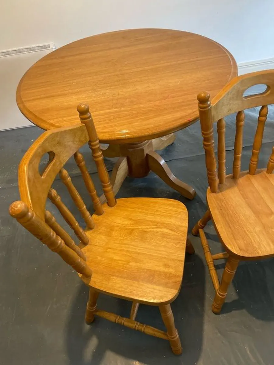 Dining table and chairs - Image 1