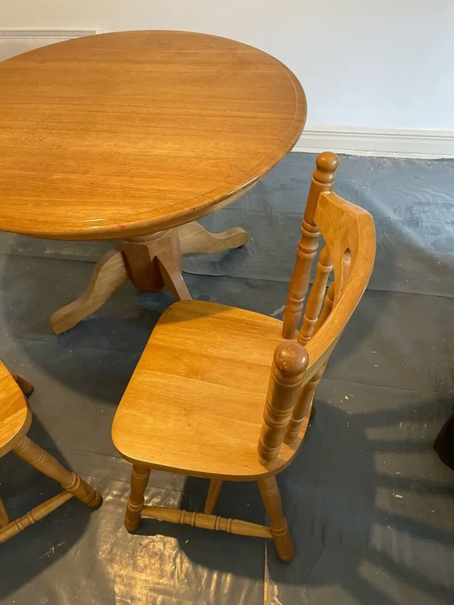 Dining table and chairs - Image 3