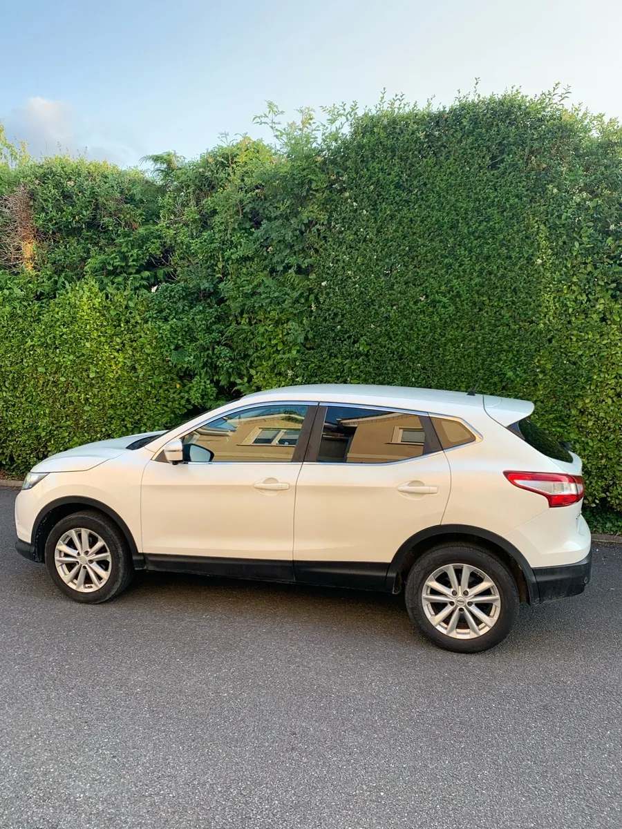 Nissan Qashqai low mileage - Image 4