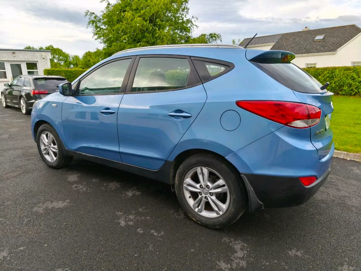 Car - Image 2
