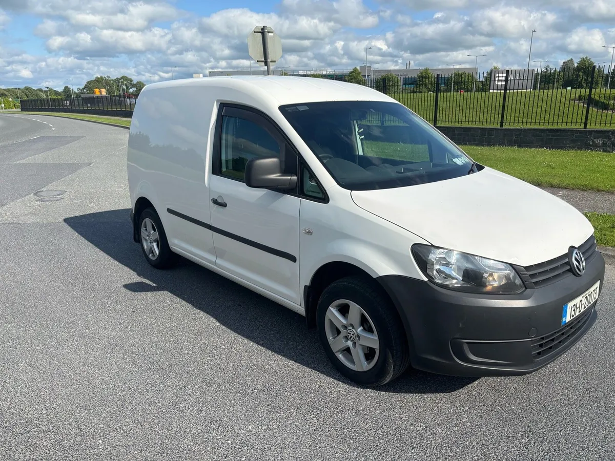 2013 Volkswagen caddy cvrted in good condition - Image 3