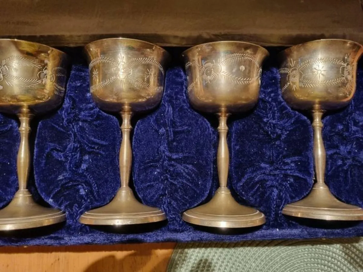 Set of 4 large silver-plated goblets - Image 2