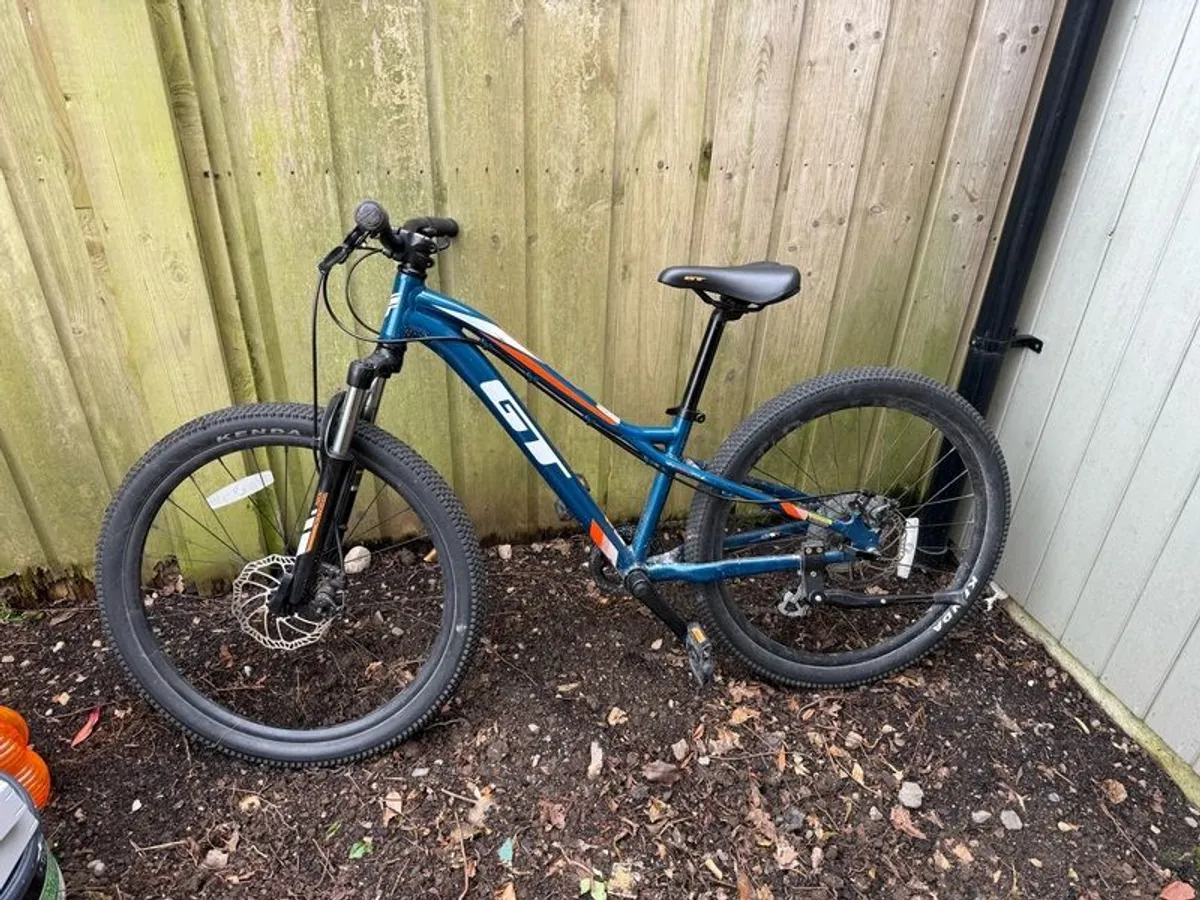 Boys bike 24inch wheels 7-10 years - Image 1