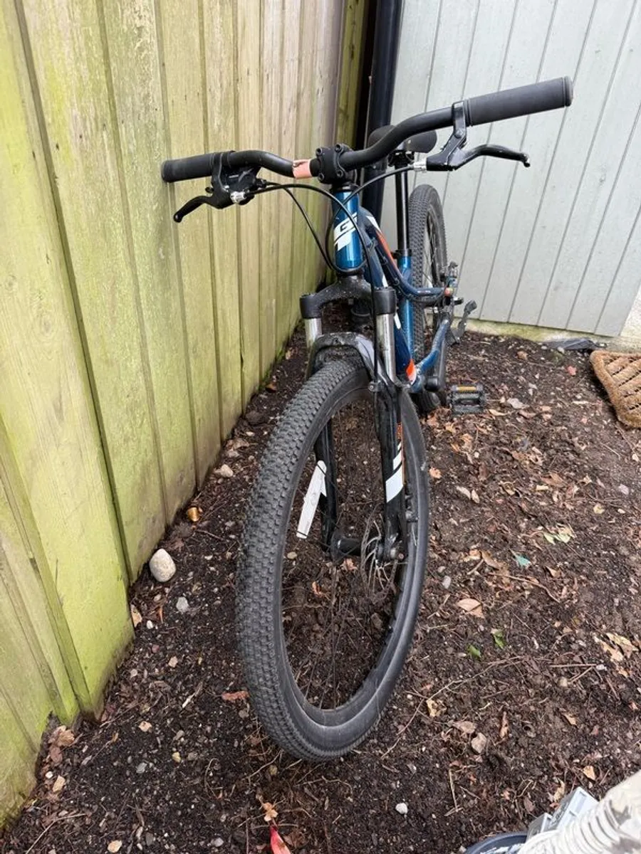 Boys bike 24inch wheels 7-10 years - Image 2