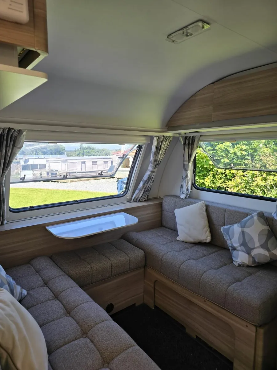 Caravan - Image 1