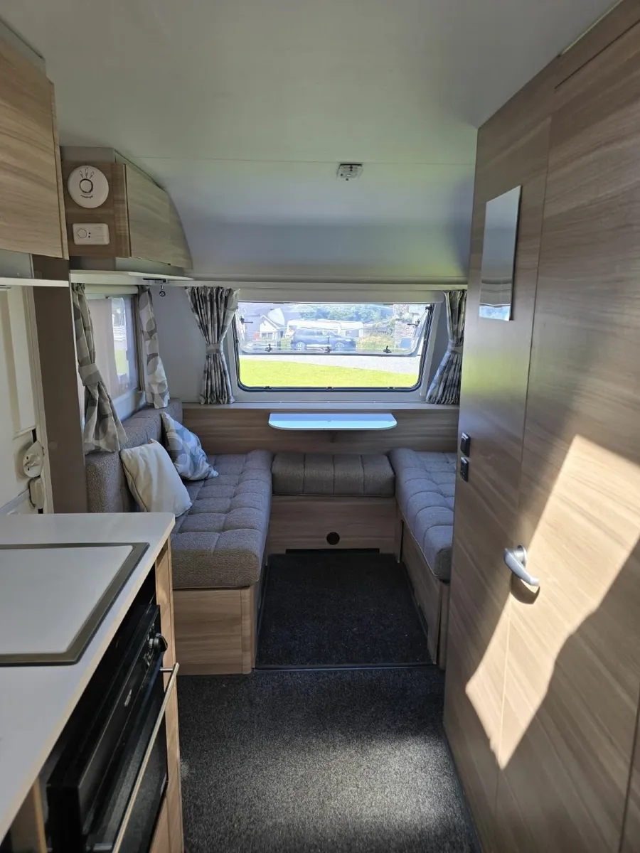 Caravan - Image 2