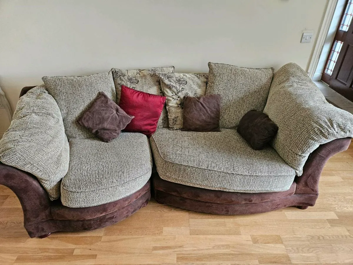Couch - Image 2