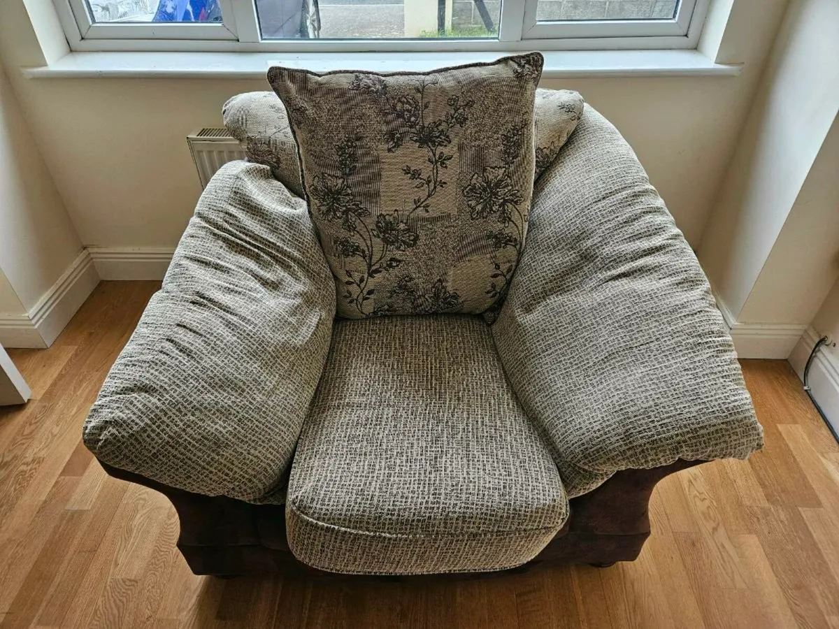 Couch - Image 3