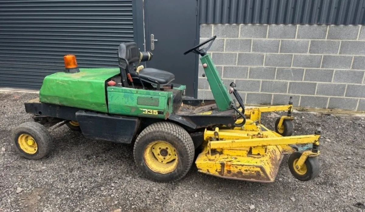 John Deere F935 outfront mower - Image 2