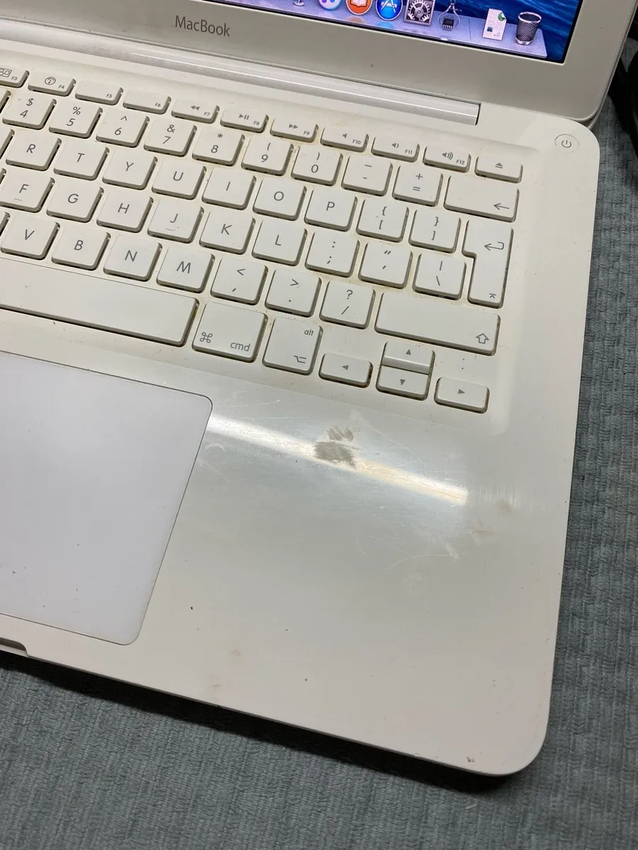 MacBook unibody 13 inch - Image 2