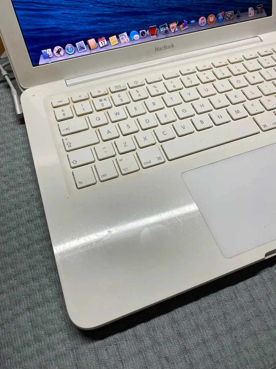 MacBook unibody 13 inch - Image 3