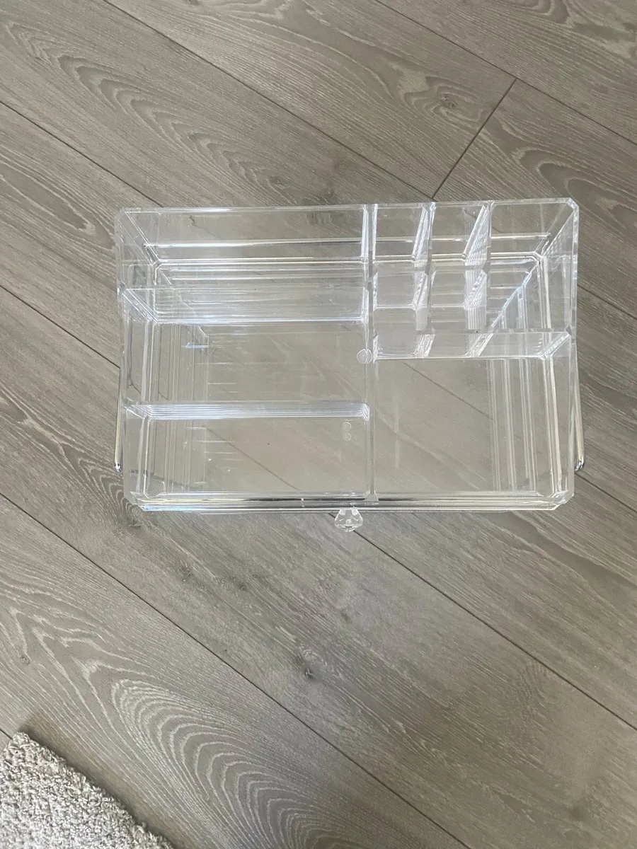 Makeup storage - Image 2