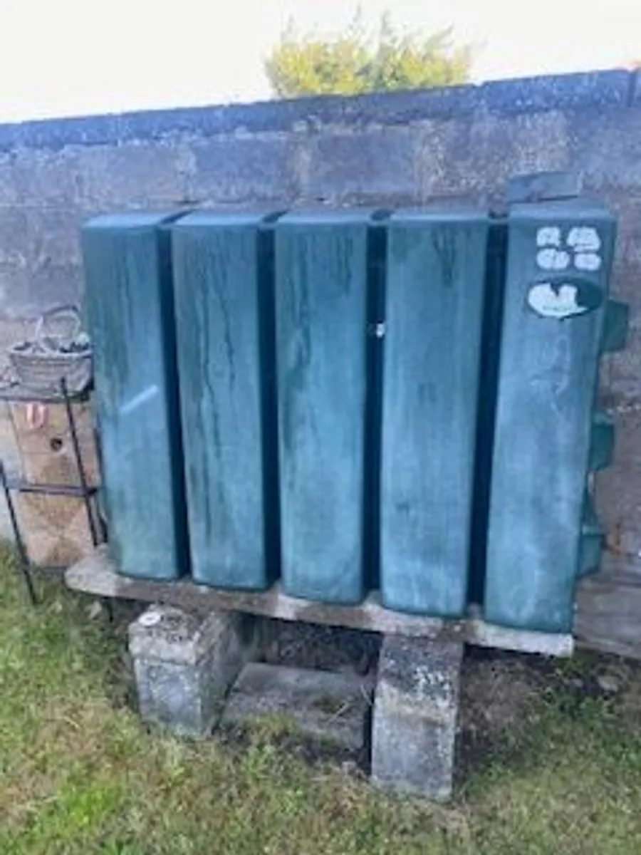 Oil tank