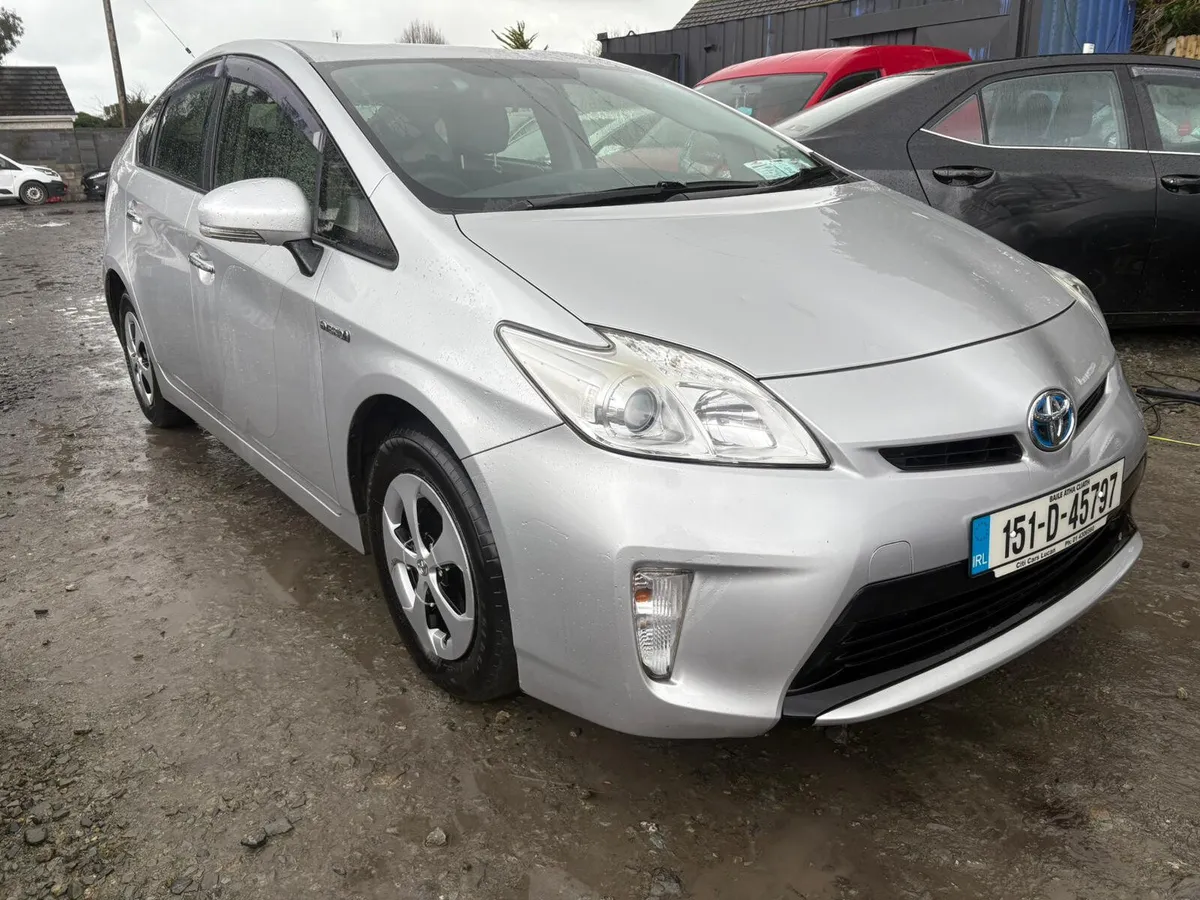 2015 Toyota Prius 1.8 Hybrid  no damage drive away - Image 1