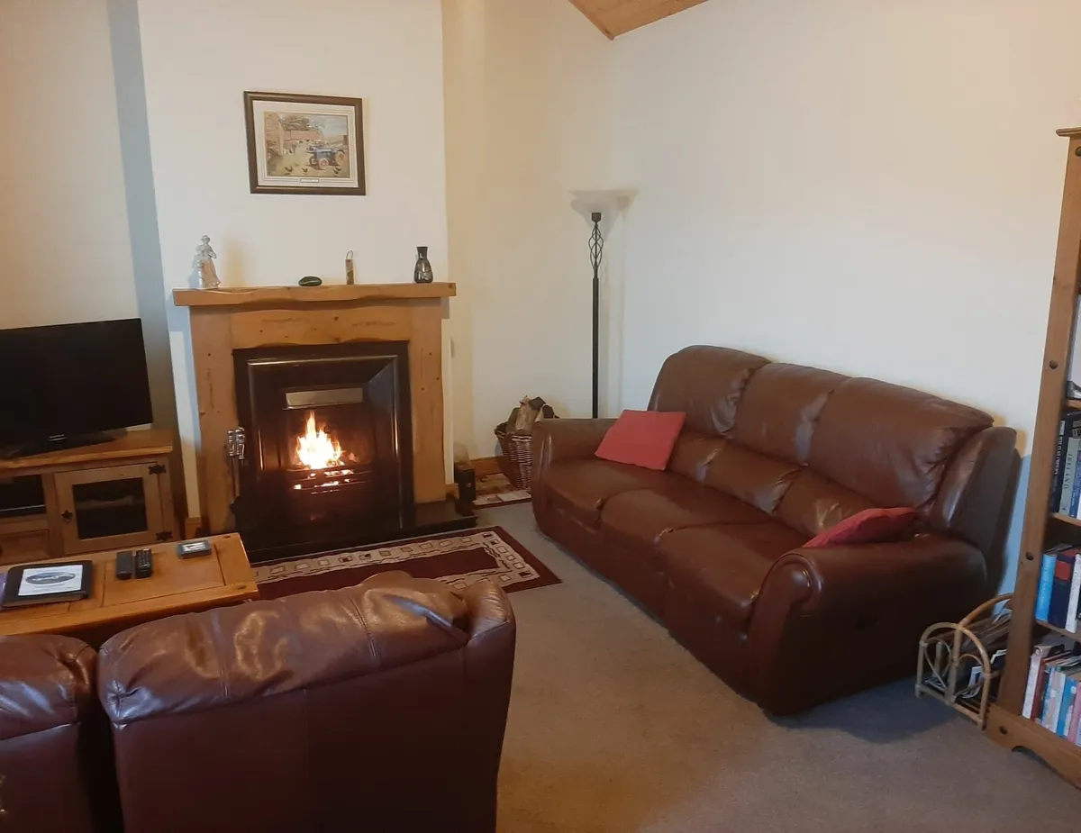 Holiday Cottage - available Jun 18-21 - Image 4