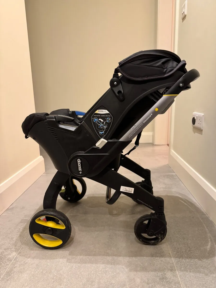 Easiest Doona Stroller + Car Seat + ISOFIX base - Image 3