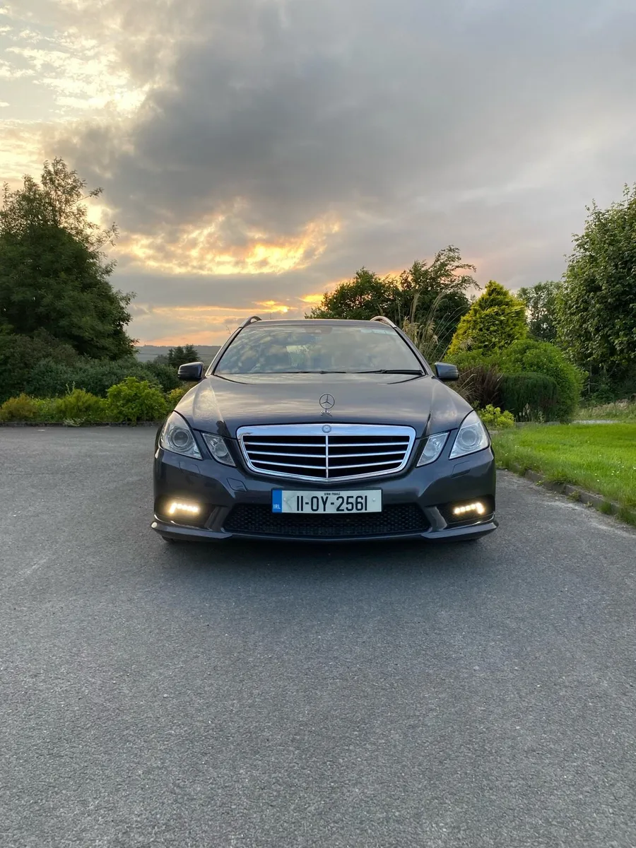 2011 Mercedes E250 AMG Sport Estate 7 seats - Image 3