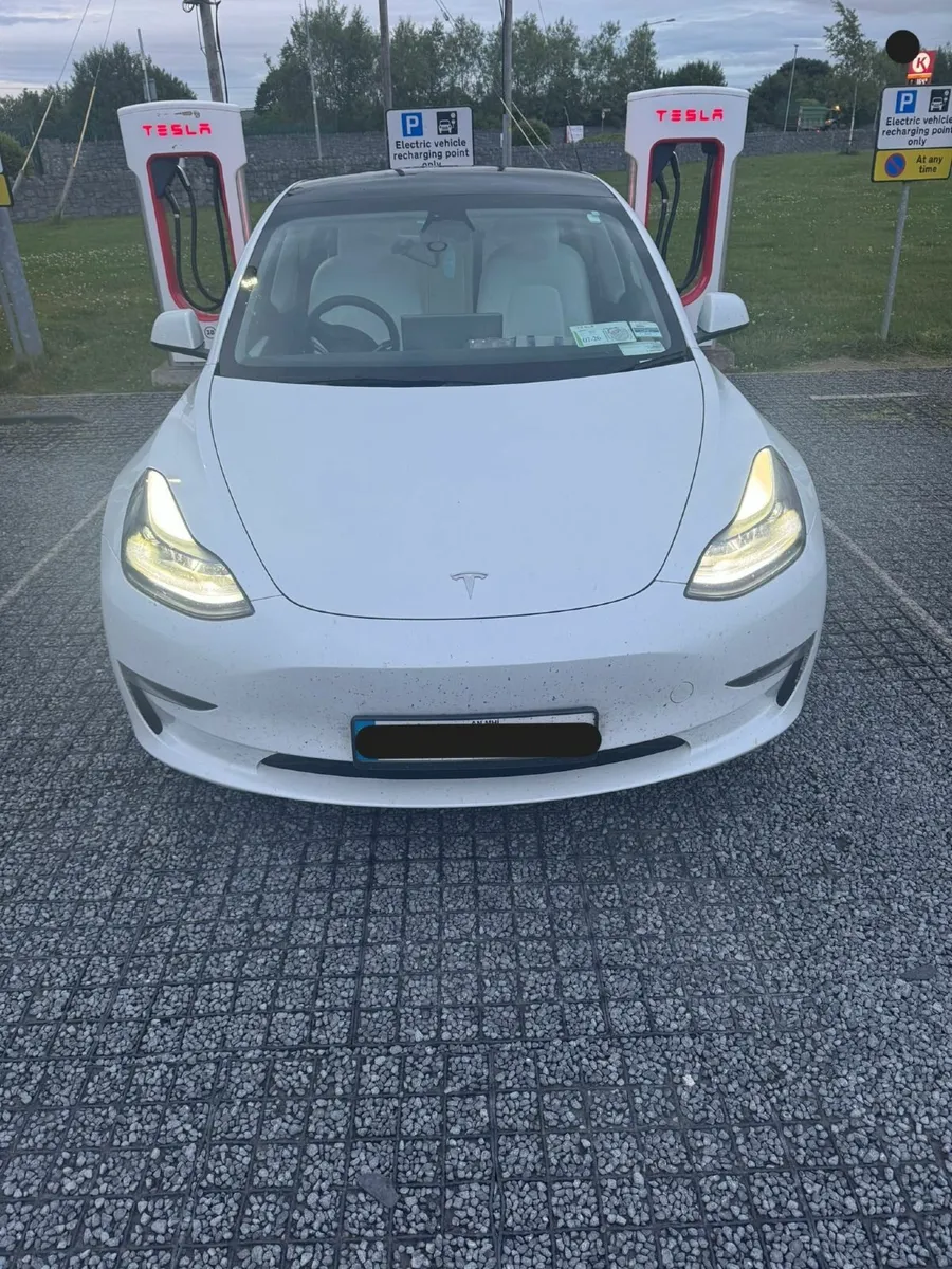 Tesla Model 3 2023 - Image 1