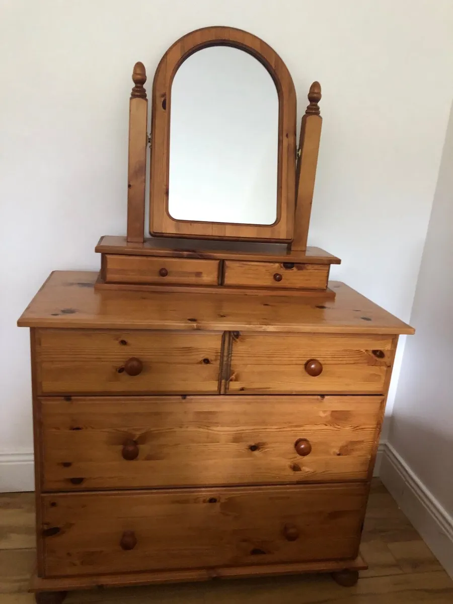 Dressing table with mirror