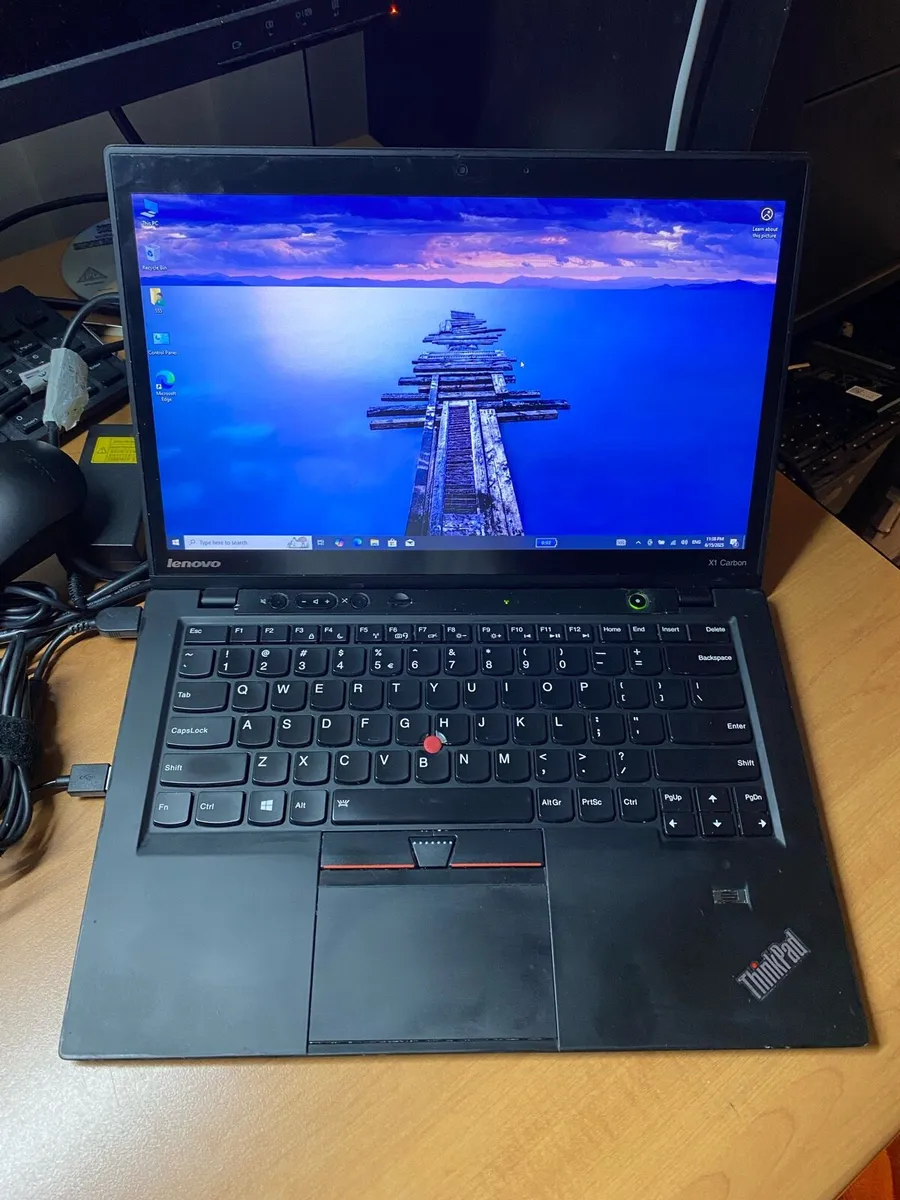 Lenovo X1 Carbon i7 8gb 256 ssd win 10 - Image 1