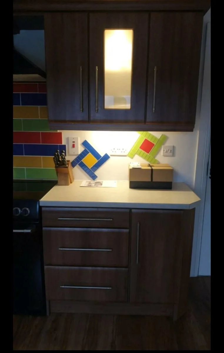 Full kitchen and floor - Image 3