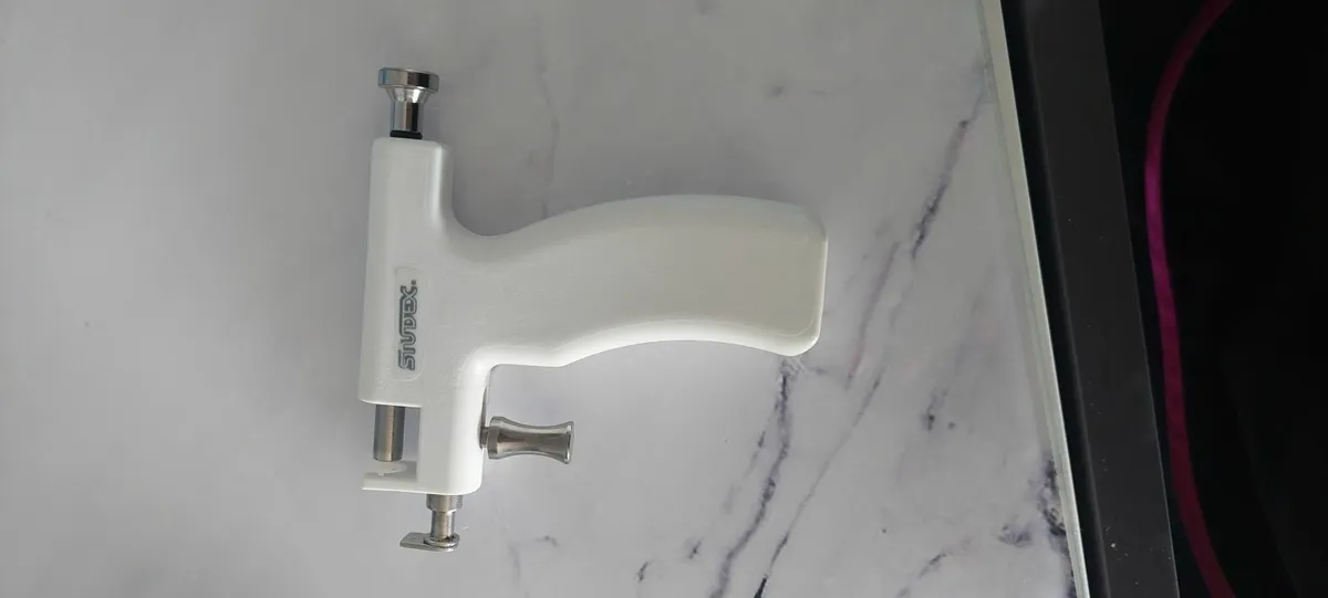 Ear piercing gun - Image 2