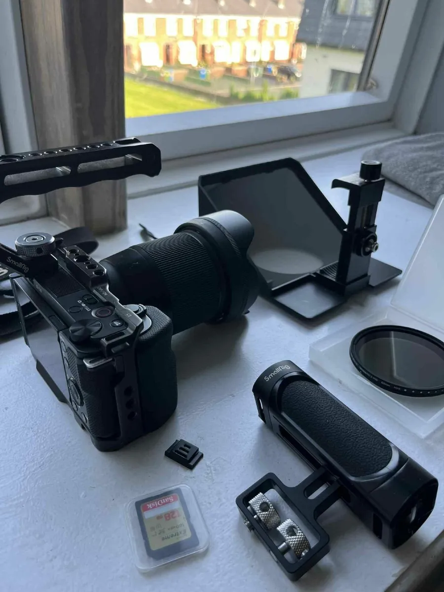 Sony ZV‑E10 Video Creator Bundle – Excellent Condi - Image 1