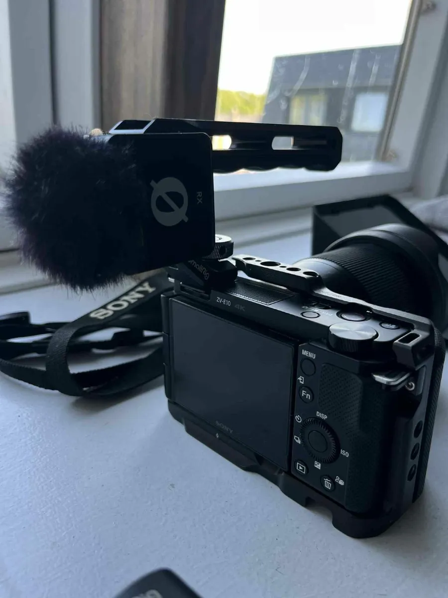 Sony ZV‑E10 Video Creator Bundle – Excellent Condi - Image 2