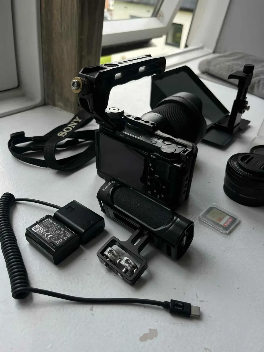 Sony ZV‑E10 Video Creator Bundle – Excellent Condi - Image 4