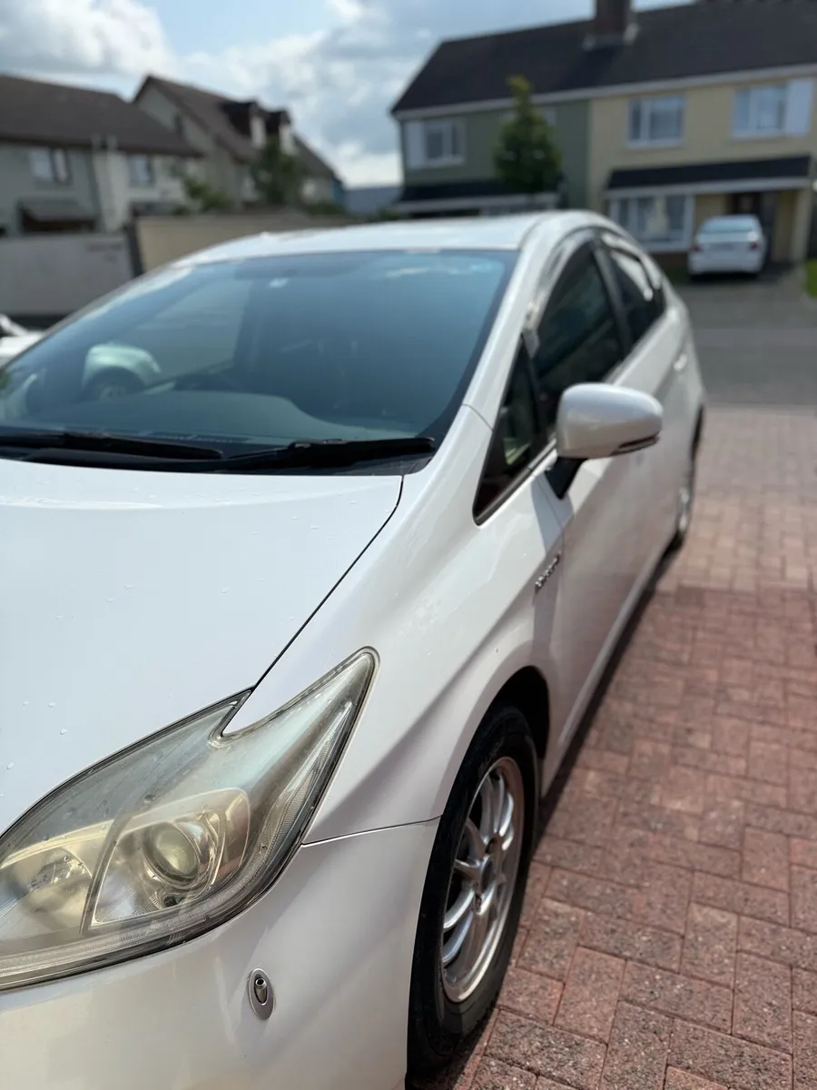 Toyota Prius 2013 Fresh Japanese Import - Image 4
