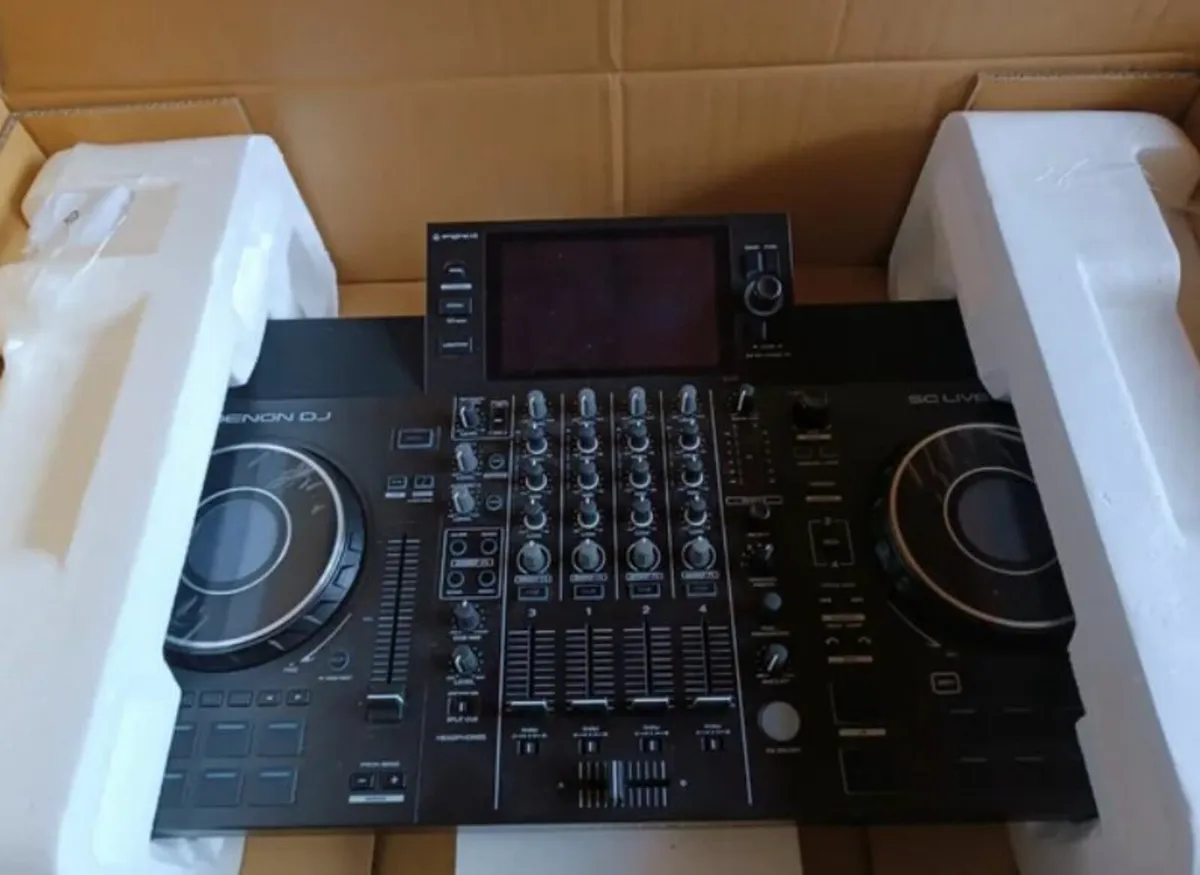 Denon DJ SC Live 4 DJ Controller - Image 2