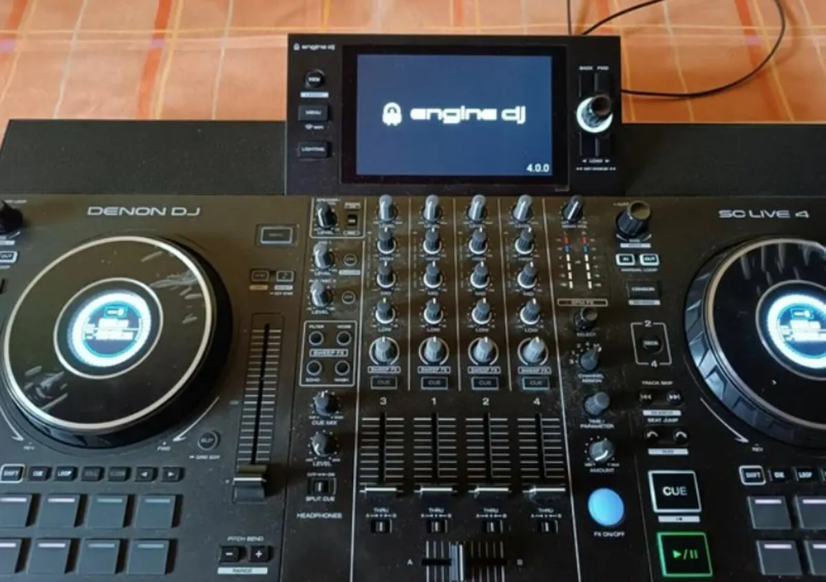 Denon DJ SC Live 4 DJ Controller - Image 1