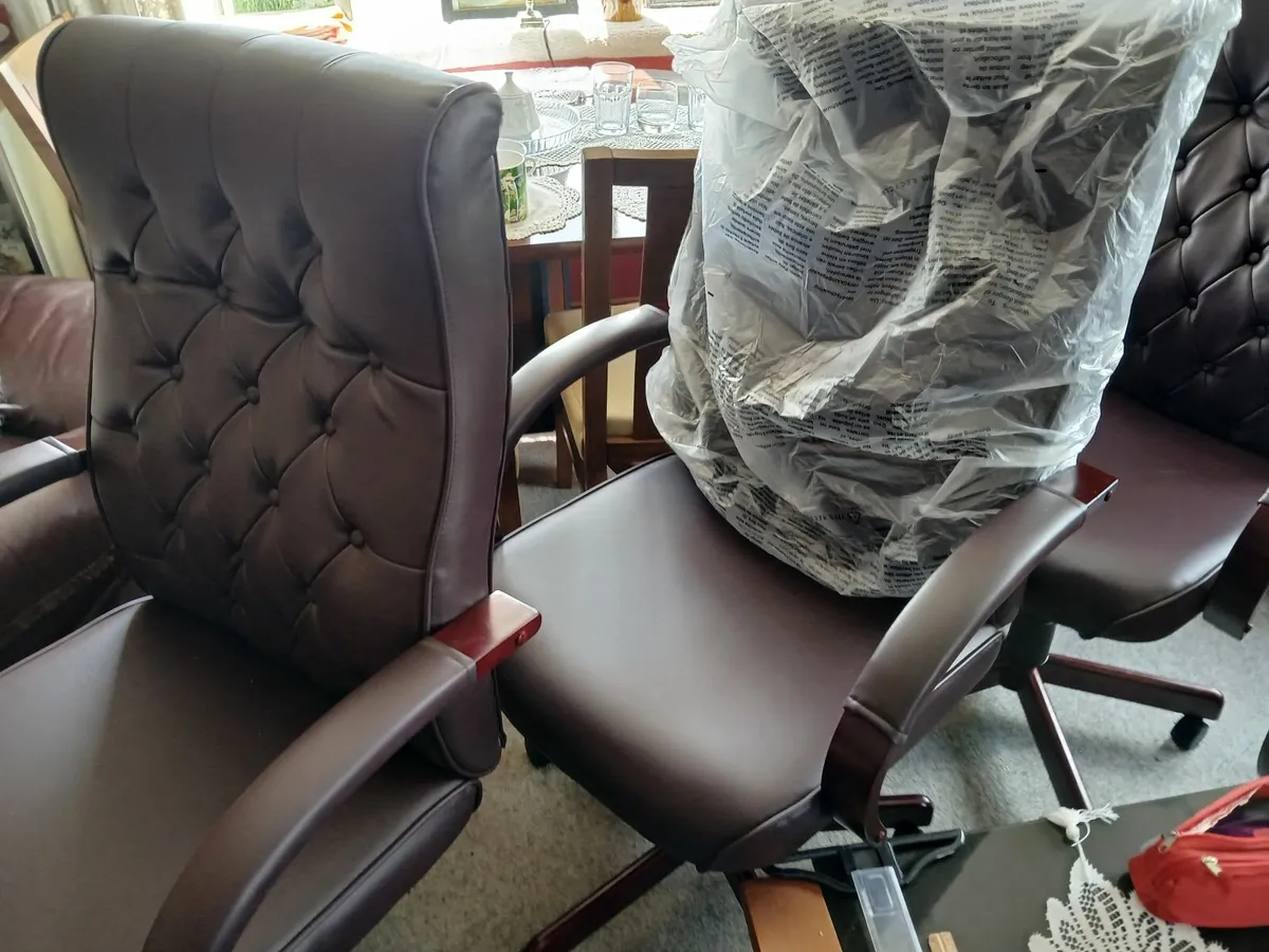Office chair new ...chesterfeild...delivered - Image 1