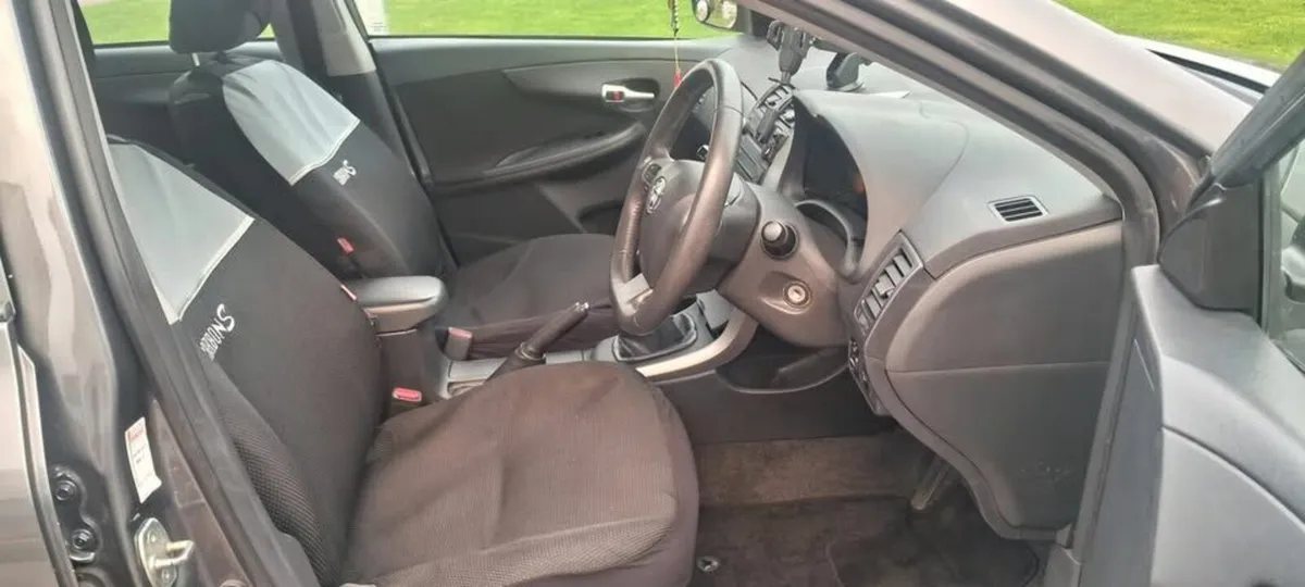 Toyota Corolla 2011 - Image 4