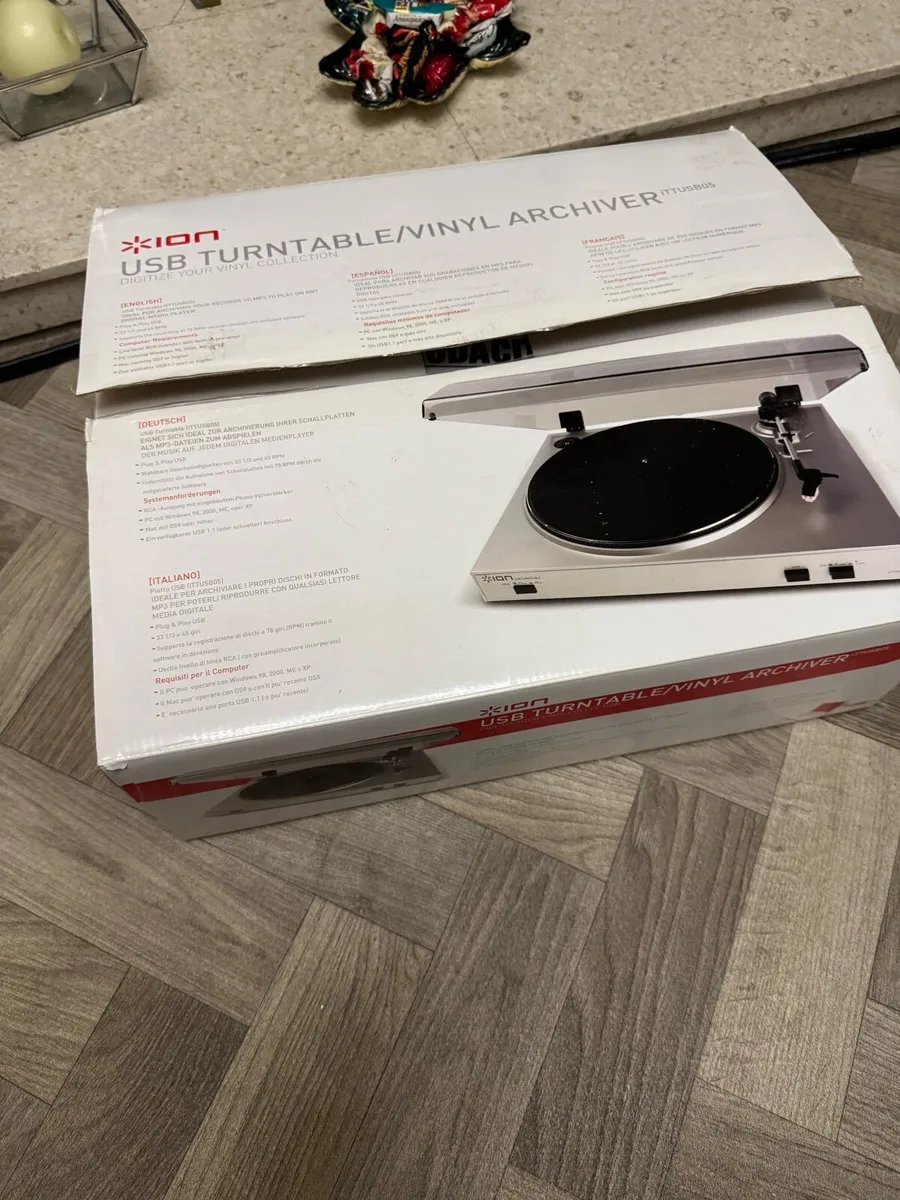 Turntable - Image 1