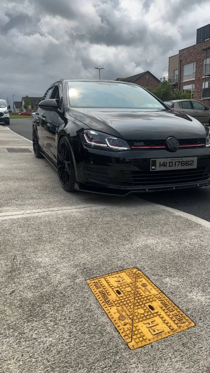 Volkswagen Golf  Tdi 150 bhp 2014 - Image 2
