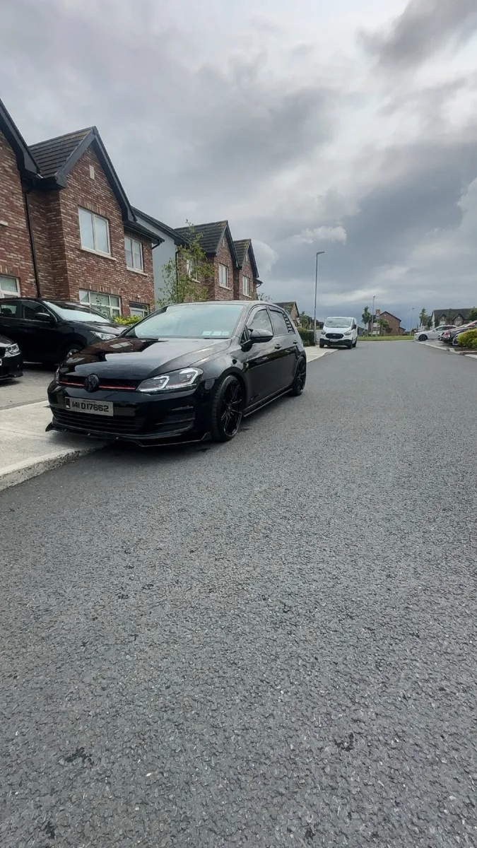 Volkswagen Golf  Tdi 150 bhp 2014 - Image 4