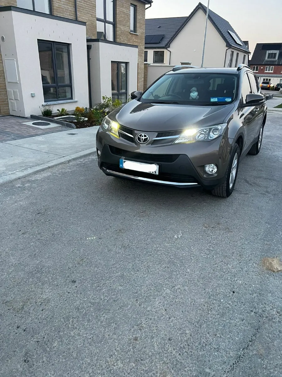 Toyota RAV4 2015 - Image 1