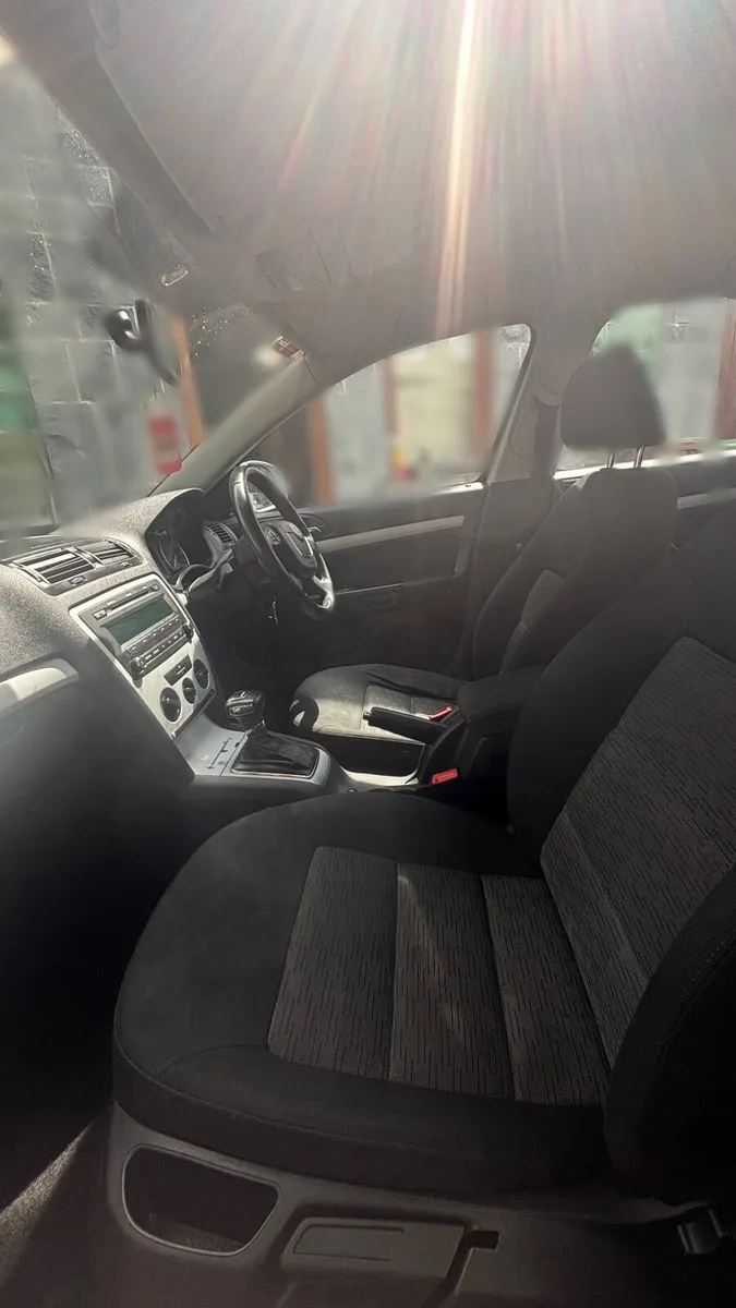 Skoda Octavia 2010 - Image 4
